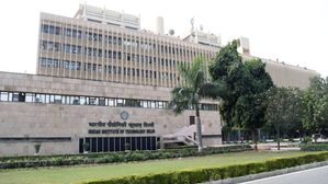 IIT Delhi's New HEV Design Certificate Programme Aims To Shape Electric Mobility's Future