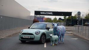 MINI Plant Oxford Enhances Local Art For OxTrail 2024 Charity Event