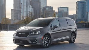 Jeep Wrangler, Chrysler Pacifica, Fiat 500e Win Big At 2024 Newsweek Autos Awards