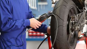 Understanding The Differences: Tubeless Vs Tubed Tyres, Cost & Performance Comparison