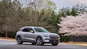 Genesis GV70 And Electrified Version Achieve Top IIHS Safety Honors For 2024/2025