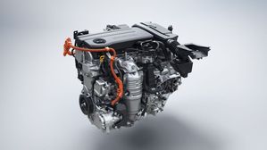 Honda Civic Hybrid's Innovative System Secures Wards 10 Best Engines Award