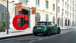 MINI Cooper C Combines In-Car Gaming With Dynamic Driving Experience