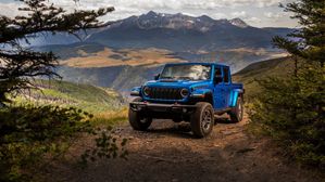 2025 Jeep Gladiator And Ram 1500 Earn Cars.com Top Pick Awards For Pickup Trucks