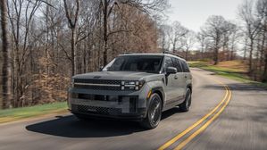 Hyundai Santa Fe Receives 2025 Family Vehicle Of The Year Award From Hispanic Motor Press