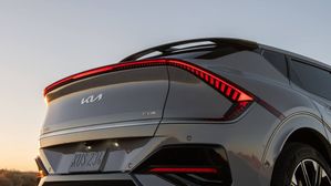2025 Kia EV6 Debuts At LA Auto Show Featuring Design Updates And Enhanced Technology