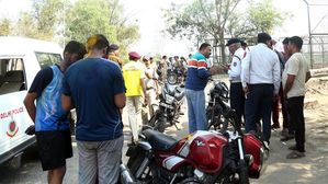 Traffic Violations Rise During Holi In Delhi: Challan Numbers Leave Netizens Shocked!