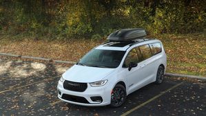 Chrysler Pacifica And Jeep Wagoneer L Earn Top Awards In U.S. News & World Report's 2025 Best Cars For Families
