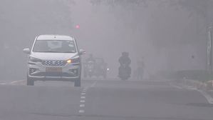 Delhi's New Policy Bans Refuelling For Vehicles Over 15 Years Old To Combat Air Pollution
