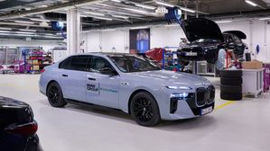 BMW Group And Solid Power Collaborate On All-Solid-State Battery Testing In BMW I7 Vehicle
