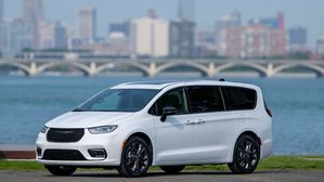 Chrysler Marks 100 Years With New Pacifica Anniversary Edition And Historic Vehicle Drive