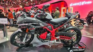 Father & Son Used Splendor For 25 Years: Hero Gifts Rs 13 Lakh Superbike!