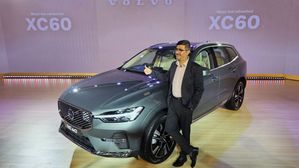 2025 Volvo XC60 Facelift Launched At Rs 71.90 Lakh