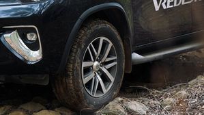 SUV Owners Make These Mistakes While Replacing Tyres: Its More Common Than You Think