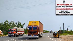 Supreme Court Bans Highway Parking For Trucks – Strict Action, Heavy Fines Ahead
