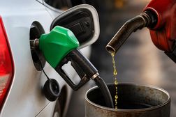 Burning Cash in Traffic? These Hidden Driving Habits Are Killing Your Car Mileage