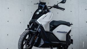 Keeway Enters India EV Market With Hypevolt-R: 180 Km Range, ARAS, Premium Tech Under Rs 2 Lakh