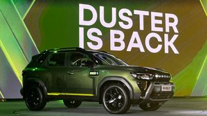 ഡസ്റ്ററിന്റെ 7 വർഷത്തെ വാറണ്ടി, ഒരു സർവീസ് പോലും മുടങ്ങരുത്; വാങ്ങുന്നതിന് മുമ്പ് ഇതൊക്കെ അറിഞ്ഞിരുന്നോ