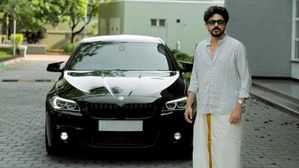 എന്തൂട്ടാ ഡോണ്‍  സെബാസ്റ്റ്യന്റെ സെറ്റപ്പ്..! യാത്രകള്‍ ബിഎംഡബ്ല്യുവിലേക്ക് മാറ്റി സാഗര്‍ സൂര്യ