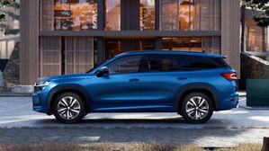 വണ്ടിപ്പണിക്ക് ചെലവ് കൂടി, ഒറ്റയടിക്ക് അരലക്ഷം രൂപ കൂട്ടി; പക്ഷേ ഇപ്പോഴും രാജകീയ യാത്രയുള്ള 7-സീറ്റർ തന്നെ