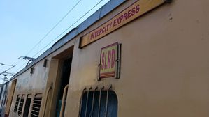 ട്രെയിനിന്റെ അറ്റത്തുള്ള  'SLR' കോച്ച് എന്തിനുള്ളതാണ്? ഈ പ്രത്യേക കമ്പാർട്ട്മെന്റിന്റെ രഹസ്യങ്ങൾ അറിയാം