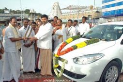 തിരുമല ദേവന് റെനോ ഫ്ലുവന്‍സ് കാണിക്ക