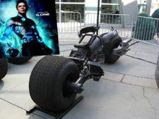 ഷാരൂഖ് ഖാന്‍ ബാറ്റ്പോഡുമായി!