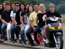 ലോകത്തിലെ നീളം കൂടിയ സ്കൂട്ടര്‍