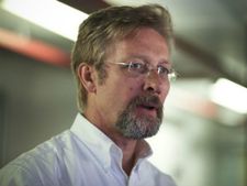 ക്രിസ് ബാംഗിള്‍: കാറുകള്‍ക്ക് തീക്കൊടുത്തവന്‍