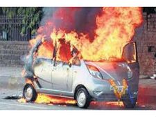 നാനോ പിന്നെയും കത്തുന്നു