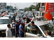 ഡീസല്‍ ക്യൂ നീളുന്നു