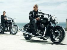 ദൈവത്തിന്‍റെ കരിംകുതിര ഇന്ത്യയിലേക്ക്