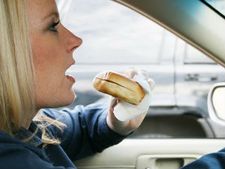 കാറൊരു കോളാമ്പിയായാല്‍