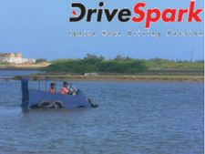 തഞ്ചാവൂരില്‍ നിന്ന് വെള്ളത്തിലോടുന്ന കാര്‍