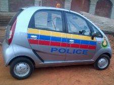 ഗോവന്‍ പൊലീസ് നാനോയില്‍