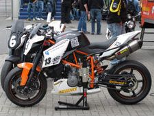 കെടിഎമ്മിന് പുതിയ നിറക്കൂട്ട്