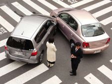 ഇടിച്ചത് ചങ്ങാതിയെങ്കില്‍ പണിപാളി!