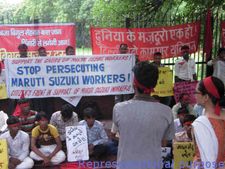 ഹീറോ തൊഴിലാളികള്‍ നിശ്ശബ്ദസമരത്തില്‍