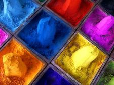 ഹോളി ദിനത്തില്‍ അര്‍മാദിക്കാന്‍ പൊലീസ്