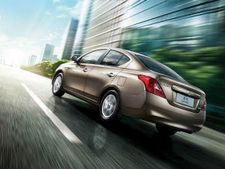 നിസ്സാന്‍ സണ്ണി ഓട്ടോമാറ്റിക് ഡീലര്‍മാരിലേക്ക്