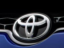 2014 കൊറോള ടീസര്‍ ചിത്രങ്ങള്‍ വീണ്ടും