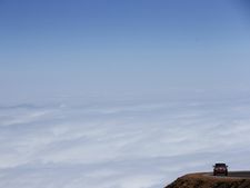 പൈക്സ് പീക്കില്‍ റോയ്ഞ്ച് റോവര്‍ സ്പോര്‍ട് റെക്കോഡ്