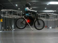 പറക്കുന്ന ബൈക്ക് കാണാം