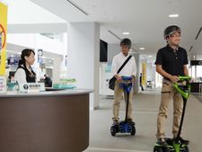 ഫൂട്പാത്തുകളില്‍ നിറയുവാന്‍ ടൊയോട്ട വിങ്‌ലെറ്റ്