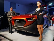 സുന്ദരികളുടെ എക്‌സ്‌പോ; സുന്ദരന്മാരുടെയും...