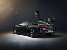 ബിഎംഡബ്ല്യൂ കാറിന് ലൂയിസ് വൂയിറ്റന്‍ ബാഗുകള്‍