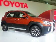 ഓണ്‍ലൈനില്‍ നിറഞ്ഞുനിന്ന കാറുകള്‍