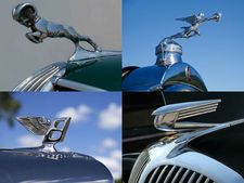 വിഖ്യാതമായ ഹൂഡ് ഓർണമെന്റുകൾ