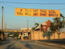 'പൊളിറ്റിക്കലി റോങ്' ആയ ചൂണ്ടുപലകകള്‍