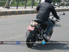 ബജാജ് 200എസ്എസ് ടെസ്റ്റ് ചെയ്യുന്നു